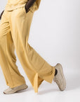 Παντελόνι ψηλόμεσο με άνοιγμα στο πλάι Yellow