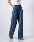 Παντελόνι ψηλόμεσο denim style με πιέτες σε γυαλιστερή όψη Blue