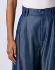 Παντελόνι ψηλόμεσο denim style με πιέτες σε γυαλιστερή όψη Blue